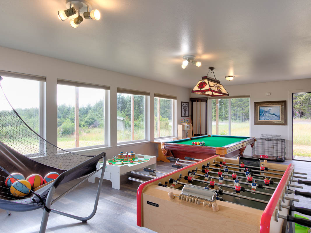 Surfview 2 Long Beach vacation rental game room