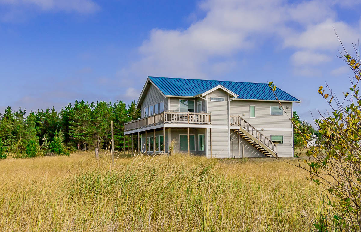 Surfview 2 Long Beach, WA vacation rental exterior