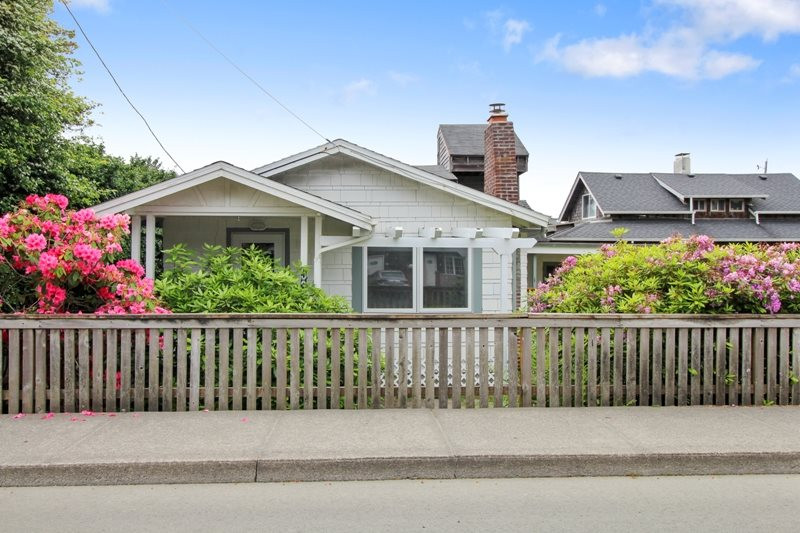 Sisters - Cannon Beach dog friendly rental exterior with fence