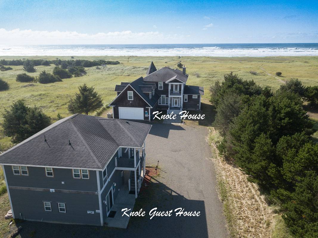 Long Beach Wa lodging for large groups - Oceanfront Knole House and Guest House