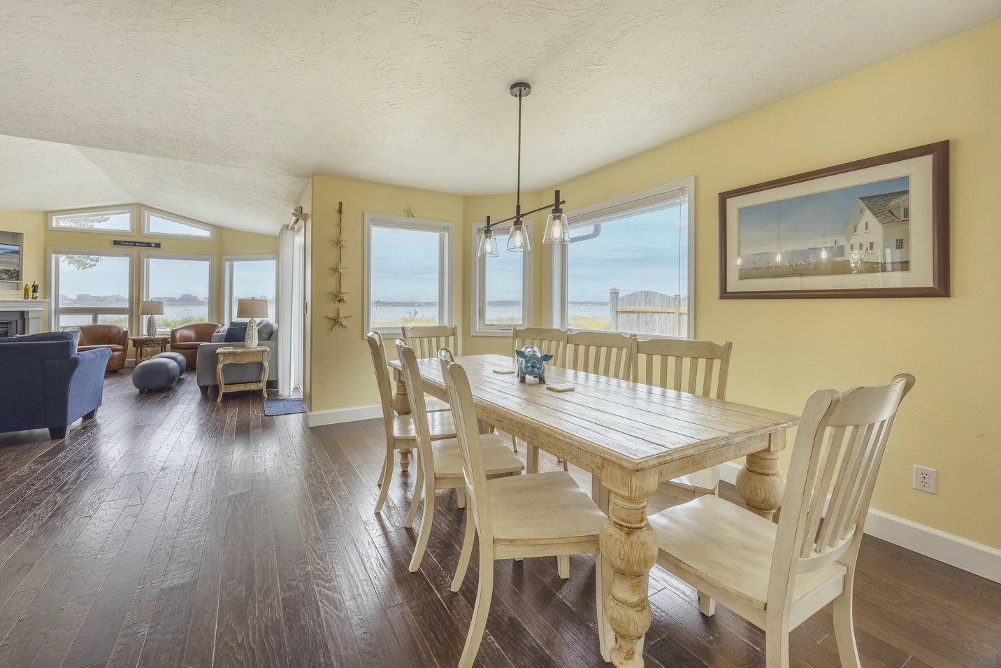 Waterfront dining room