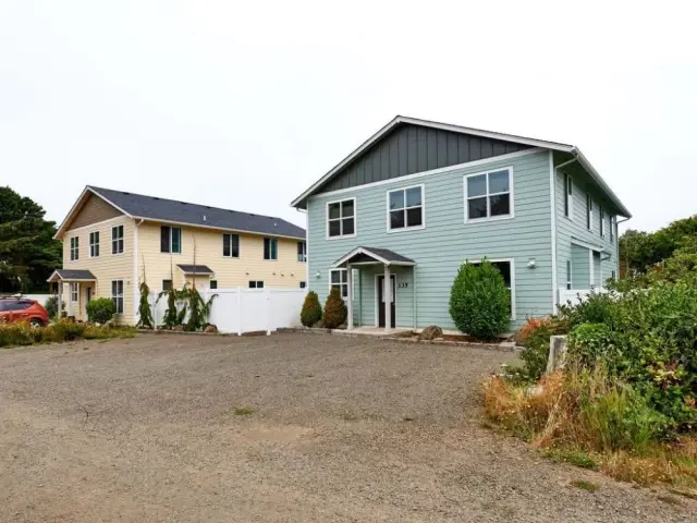 Surfers Beach Retreat — photo 1