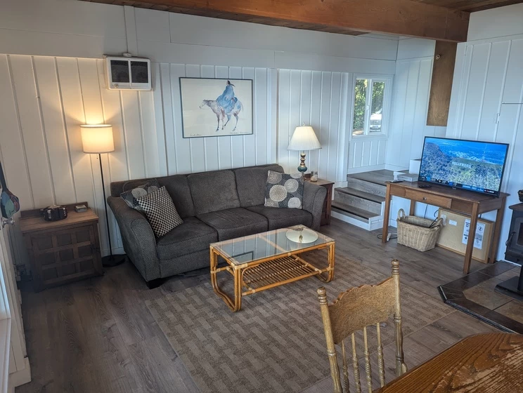 The Cedar House — photo 5