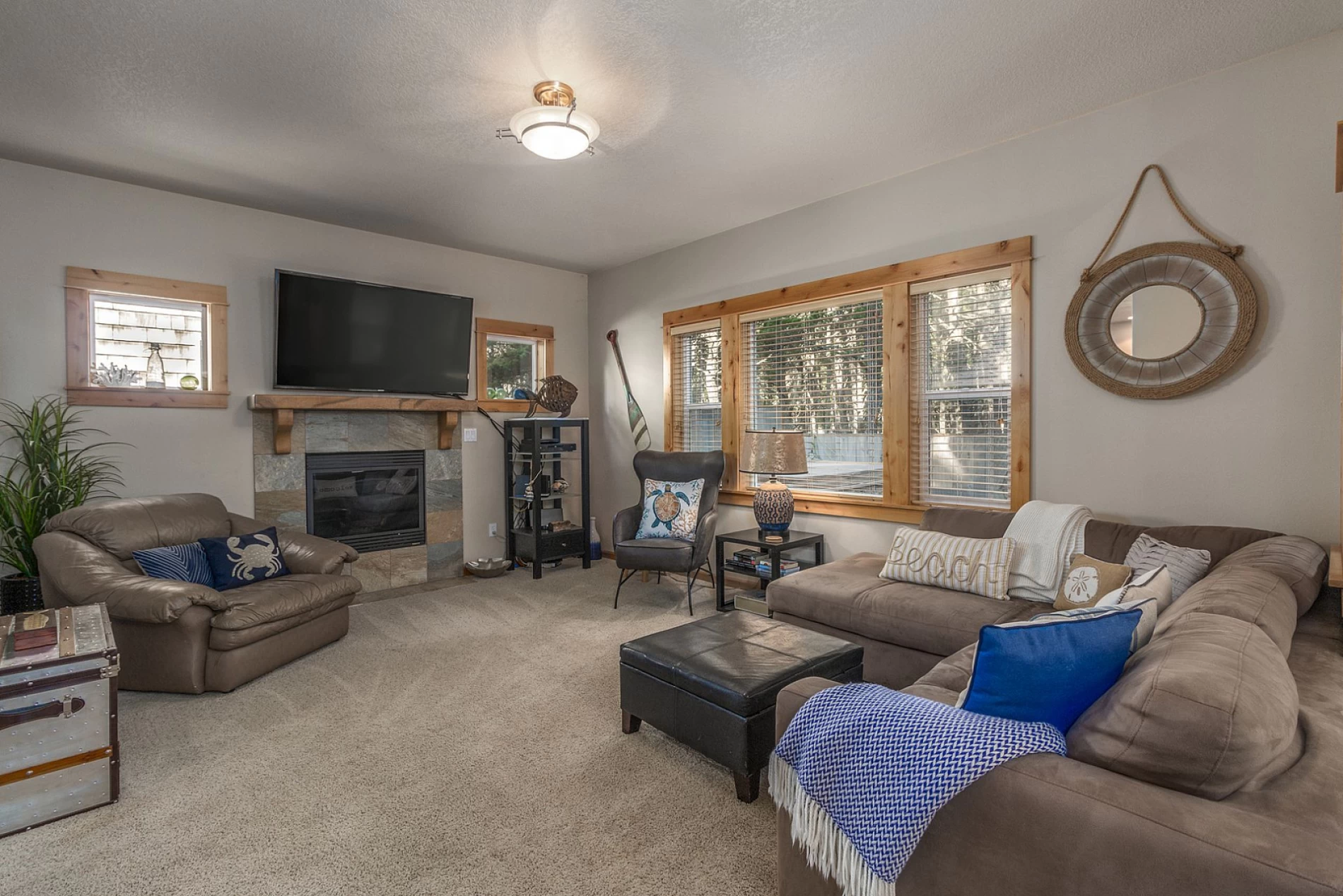 Spacious living room with fireplace