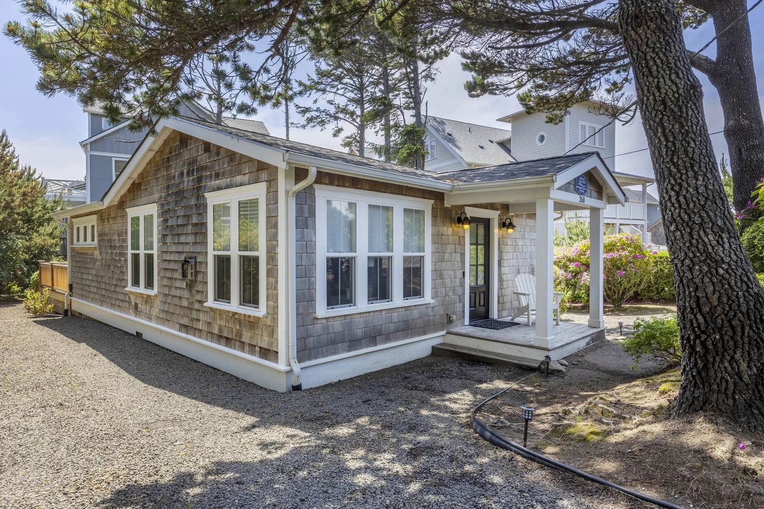 Beach Bungalow by the Sea — photo 2