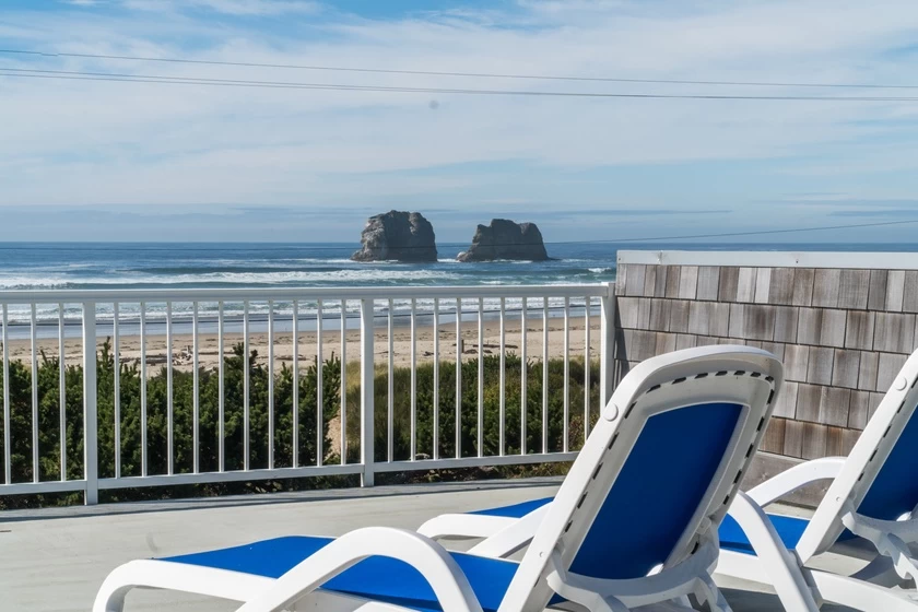 The Strand at Twin Rocks — photo 2