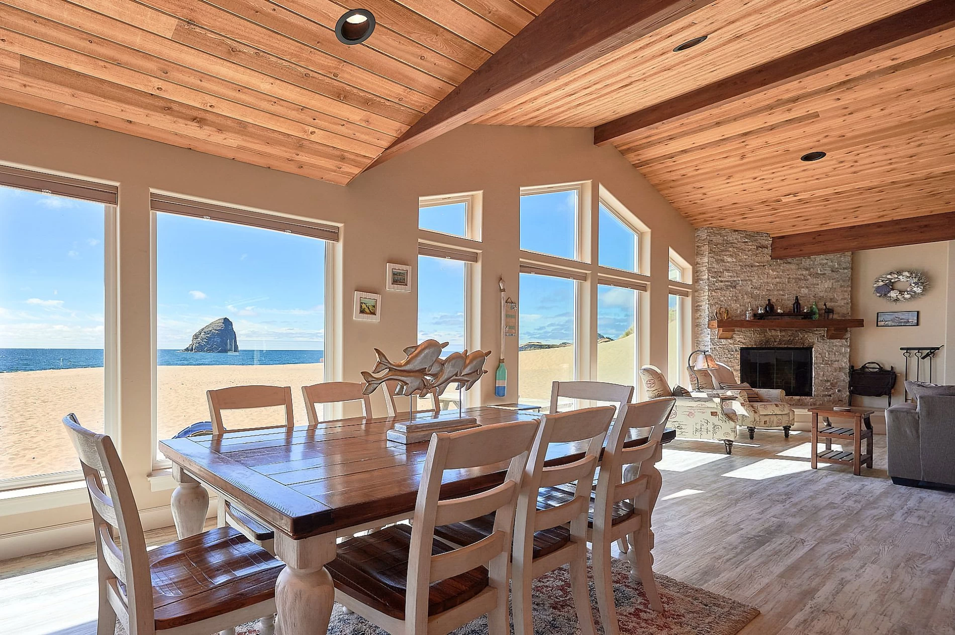 Ocean-view dining room