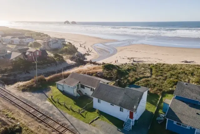 Rockaway Beachhouse — photo 1