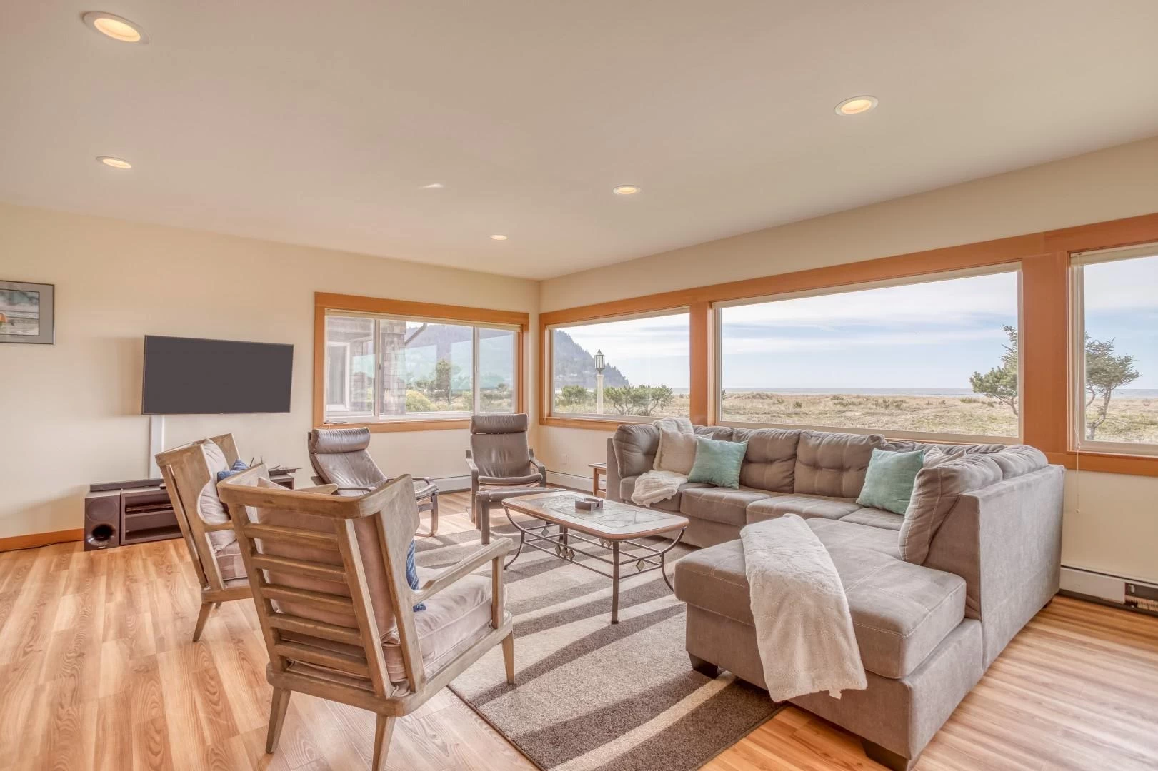 Oceanfront Getaway — photo 1