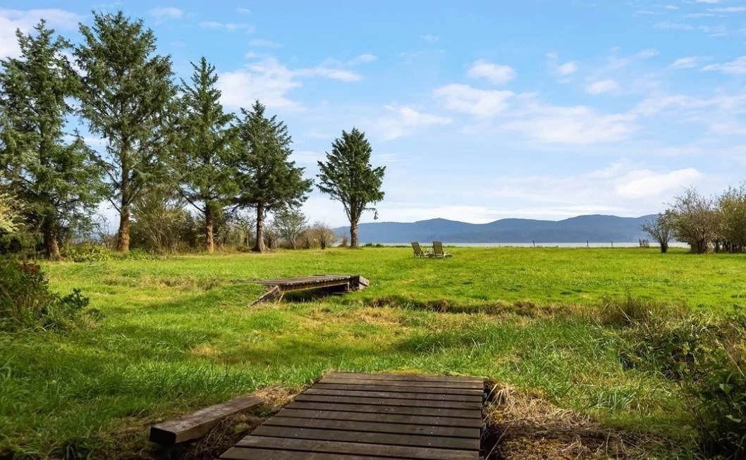 Bliss at Willapa Bay — photo 2