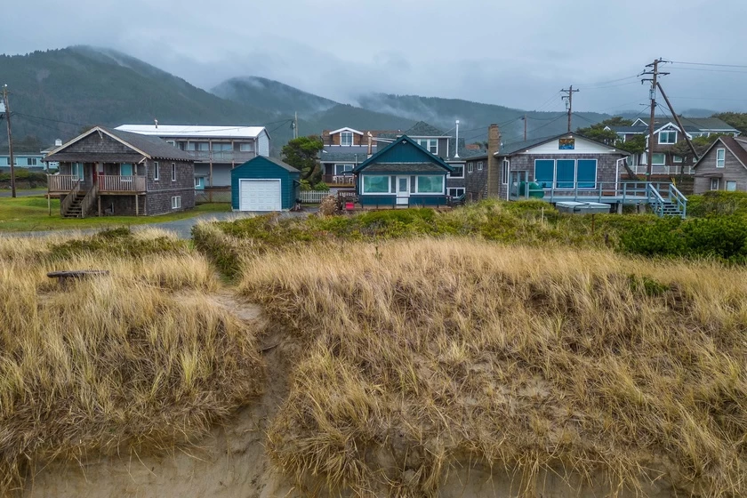 Beachside Bungalow — photo 4