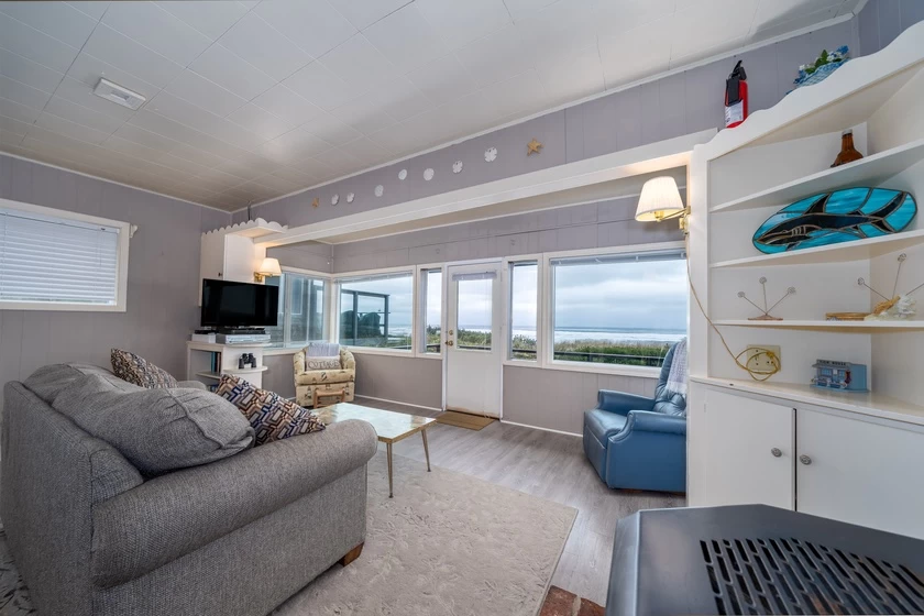 Beachside Bungalow — photo 5