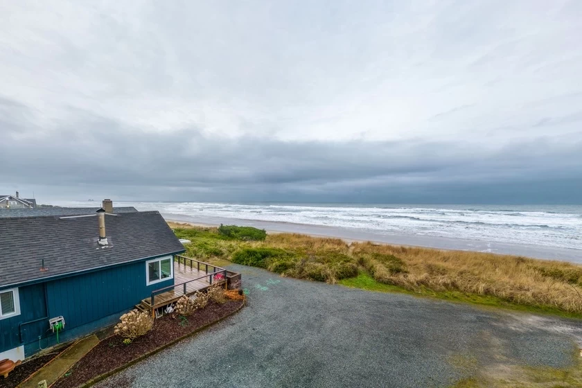Beachside Bungalow — photo 1