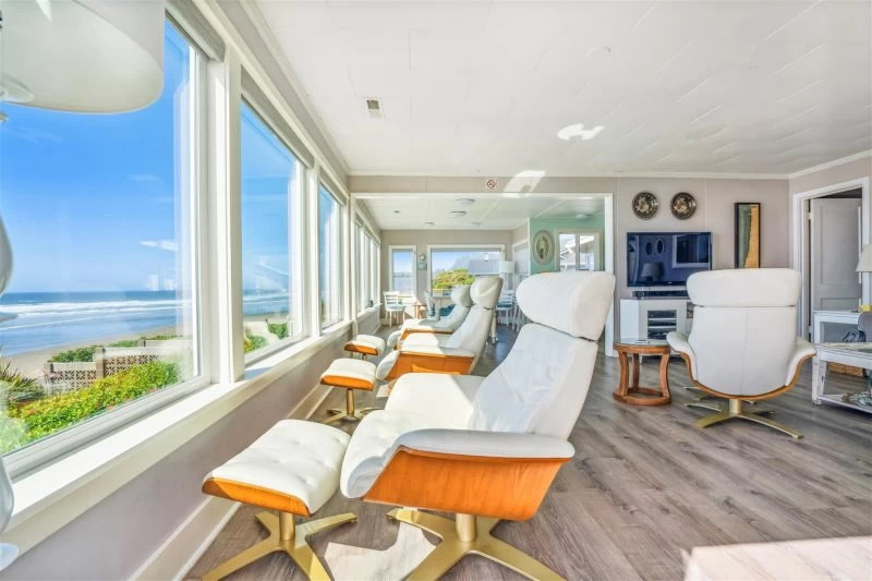Schilling Beach House — photo 5