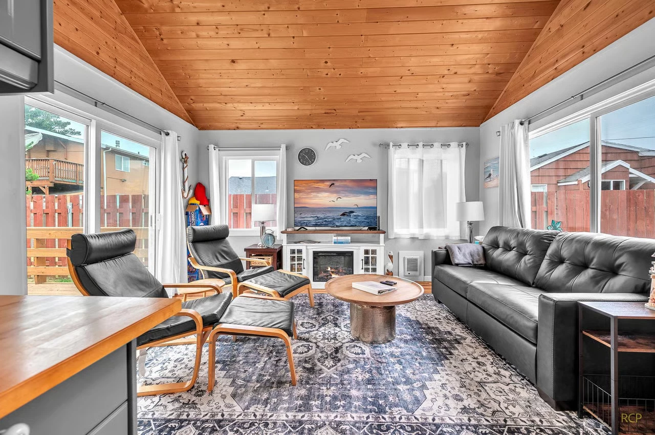 North Shore Cottage — photo 2