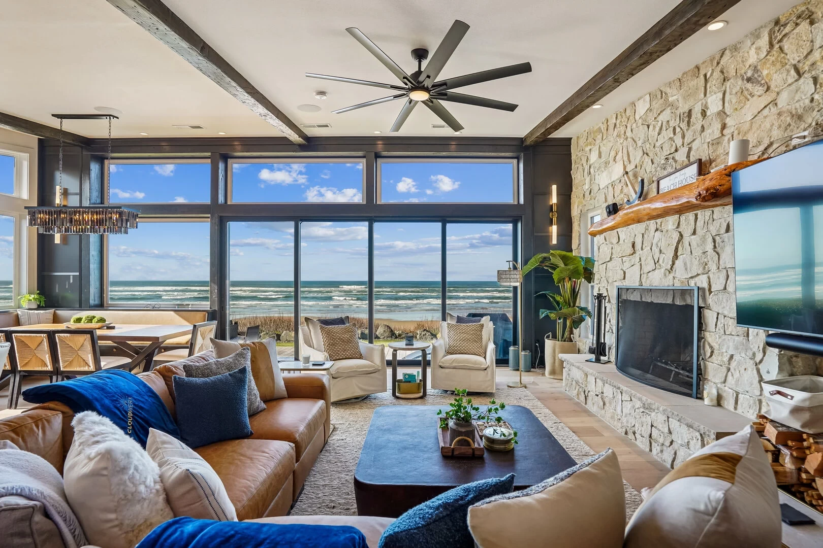Arch Cape Beachfront Rental — photo 2