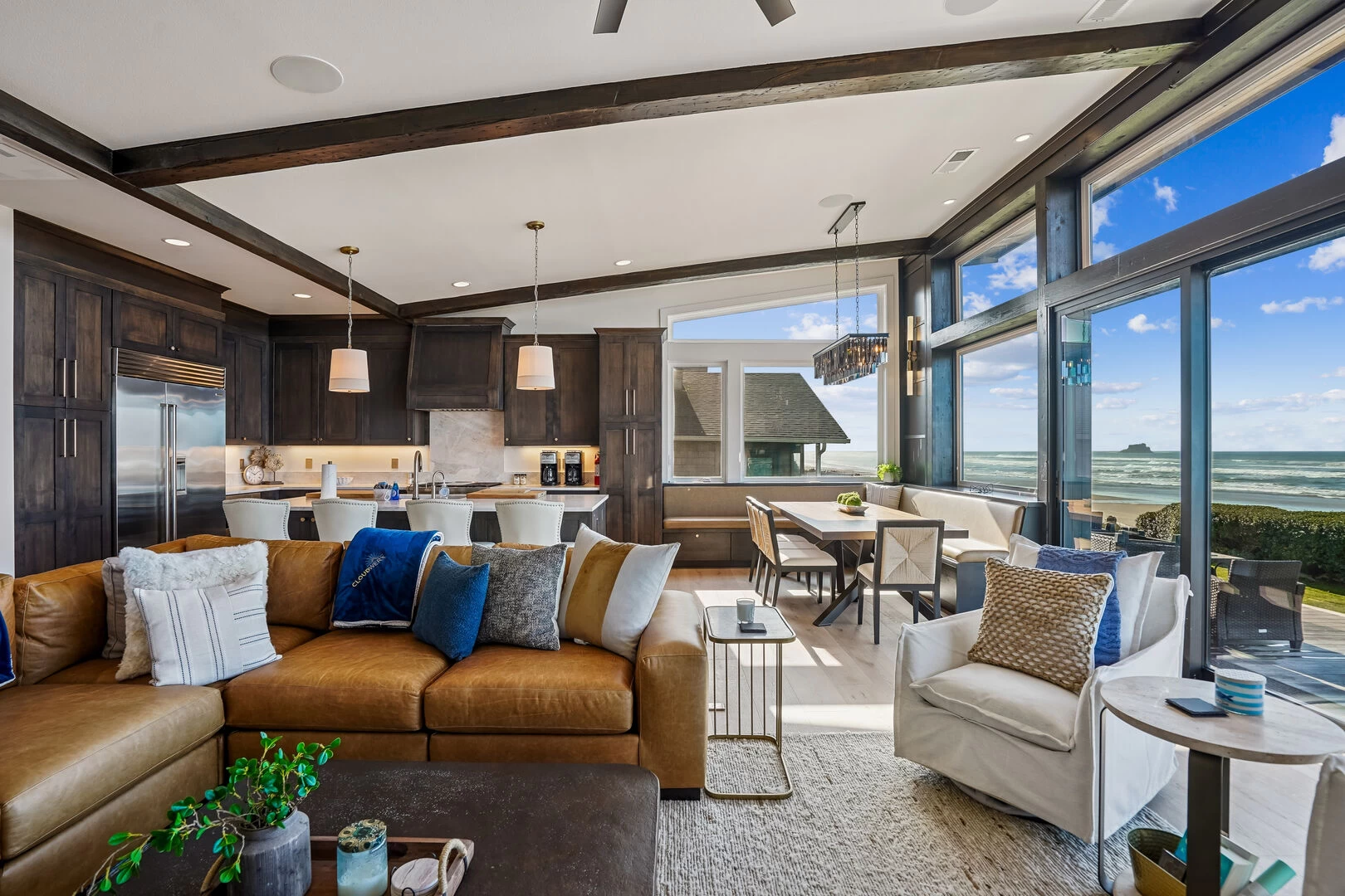 Arch Cape Beachfront Rental — photo 4