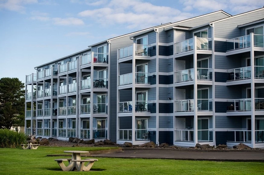 Waters Edge Condos — photo 4