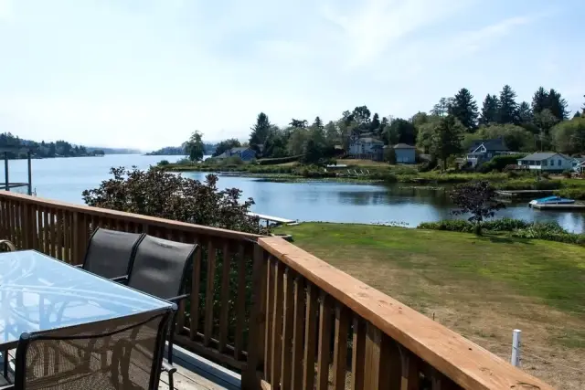 Lake Point Hideaway — photo 1