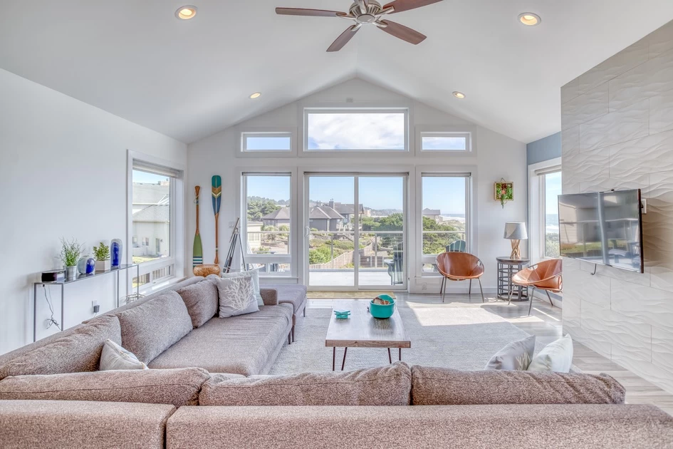 Breakwater Beach House — photo 4