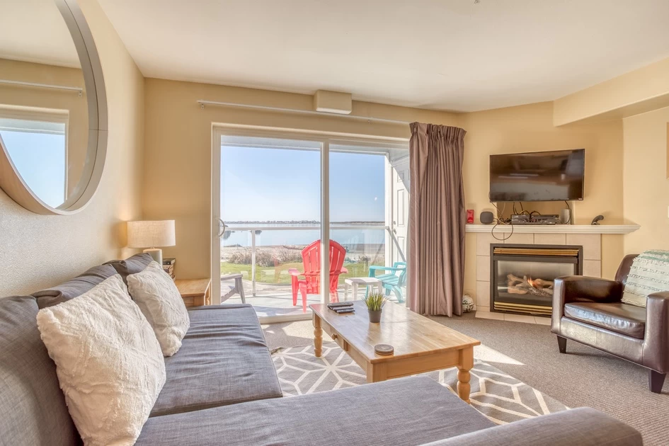 Bird's Nest Suite, Waters Edge — photo 2