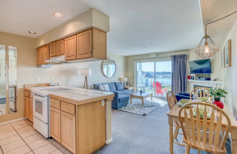 Bird's Nest Suite, Waters Edge — photo 3