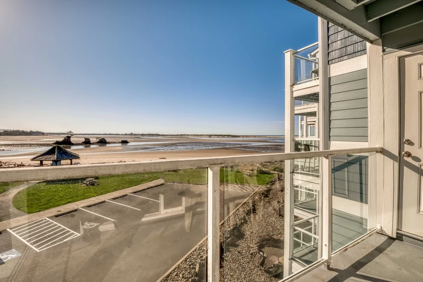 Waters Edge Condo 302 — photo 4