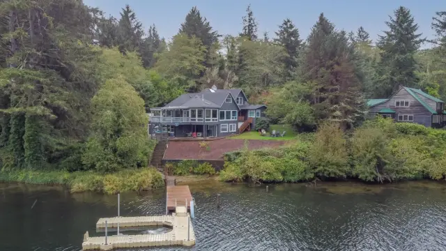 Laurel Haven — photo 1