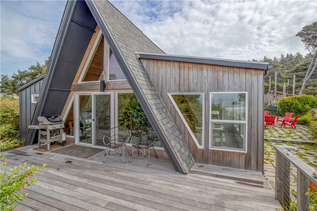 Holiday Beach House — photo 1