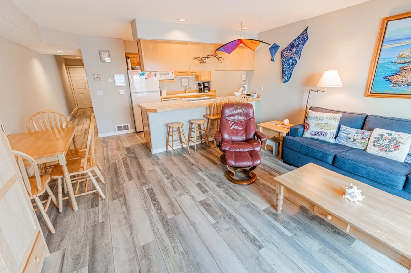 Water's Edge Condo 412 — photo 4