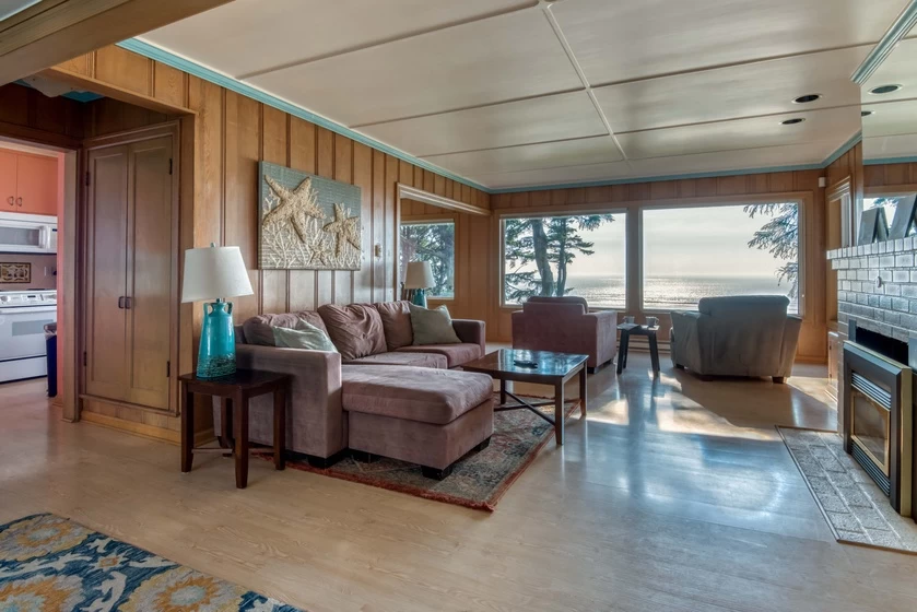 Agate Beach Oceanfront Suite A — photo 2