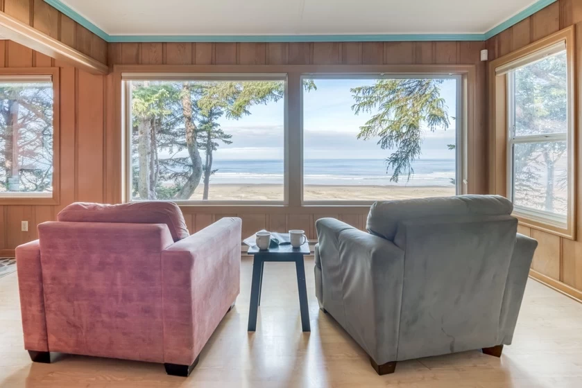 Agate Beach Oceanfront Suite A — photo 1