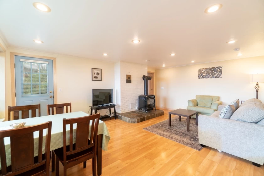 Agate Beach Oceanfront Suite B — photo 4