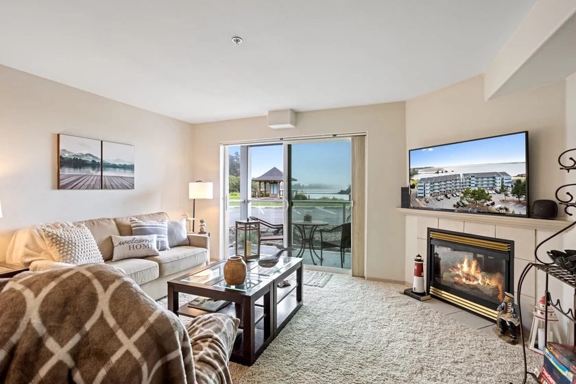 Waters Edge Condo 104 — photo 1