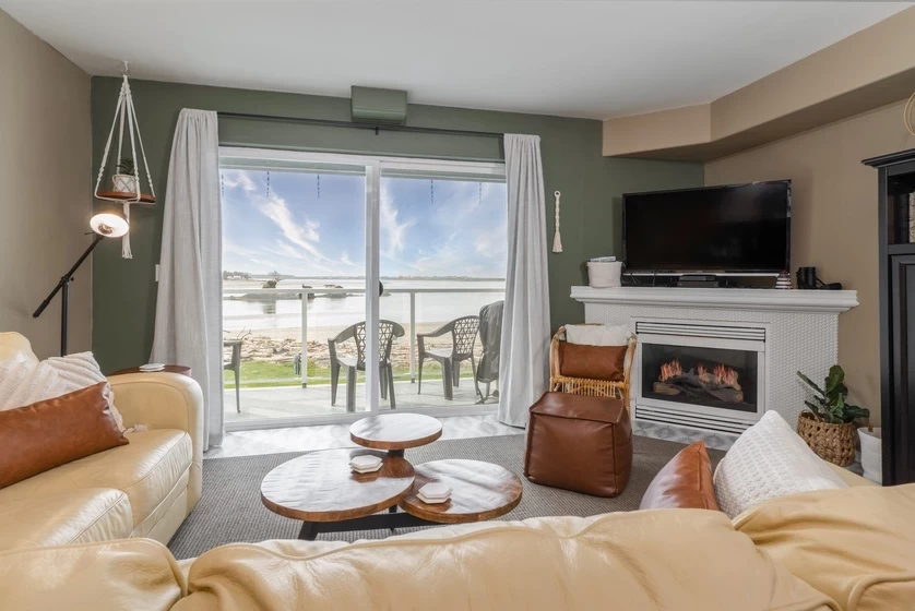 Waters Edge Condo 304 — photo 1