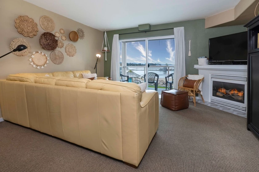 Waters Edge Condo 304 — photo 4