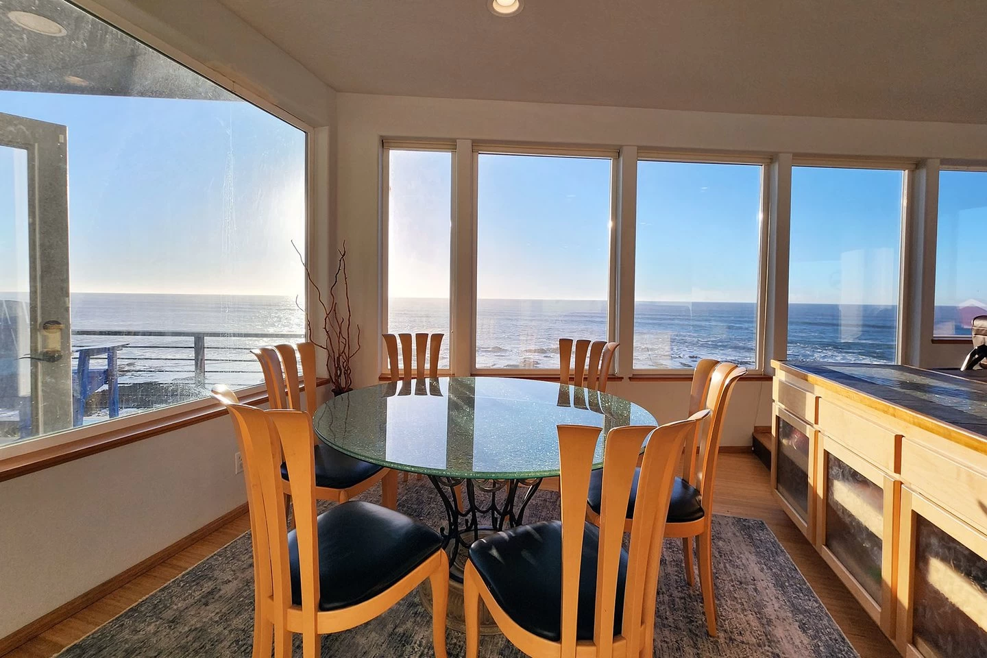 Whaley Nice – Oceanfront Yachats Vacation Home with Hot Tub & Tide Pools — photo 5