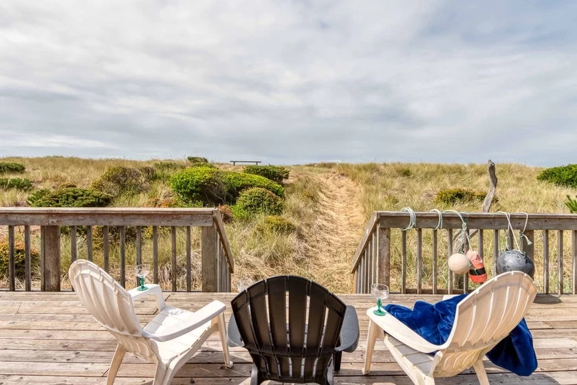 Daly's Oceanfront House — photo 1