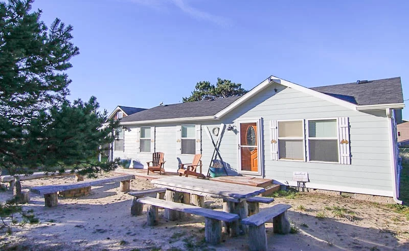 Crow's Coastal Cottage — photo 1