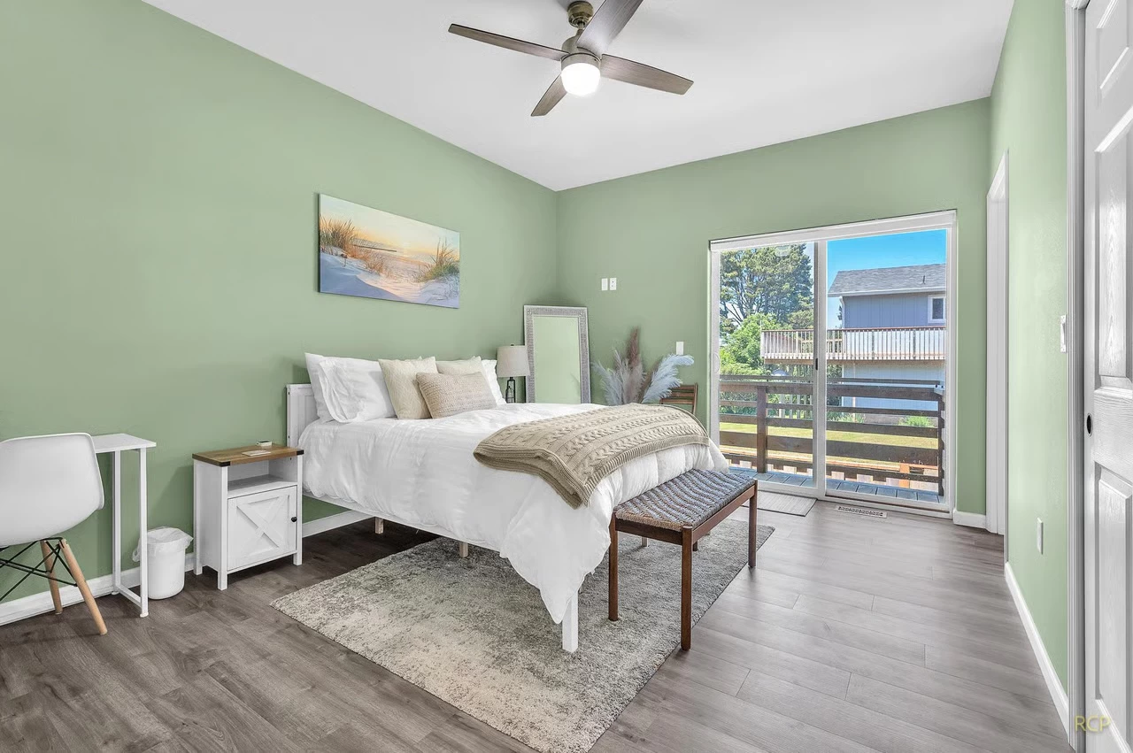 Cozy Beach Bungalow — photo 3