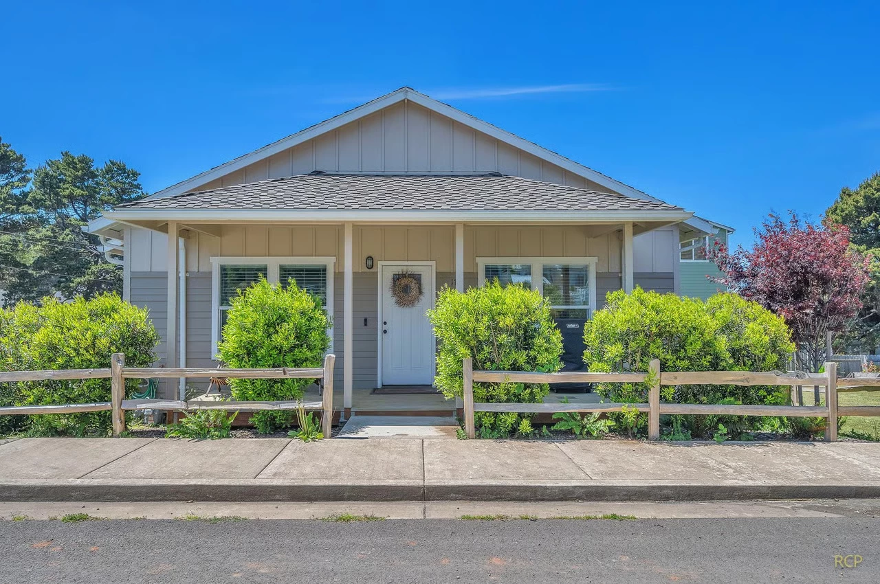 Cozy Beach Bungalow — photo 2