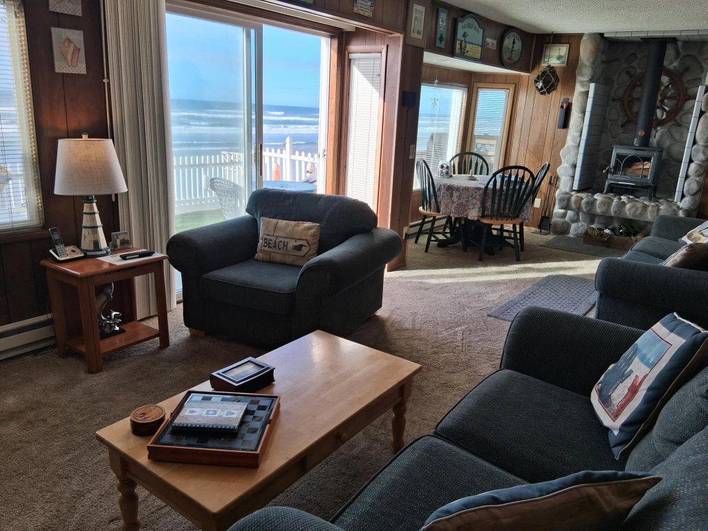 Coast House — photo 4