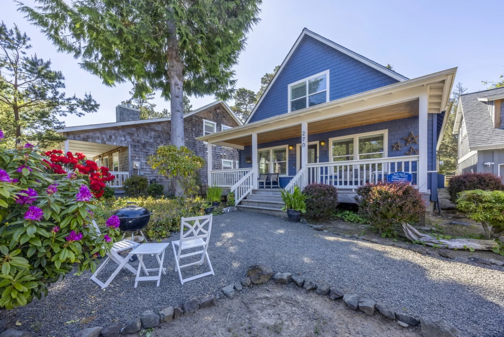 Barefoot Bungalow and Carriage House — photo 1