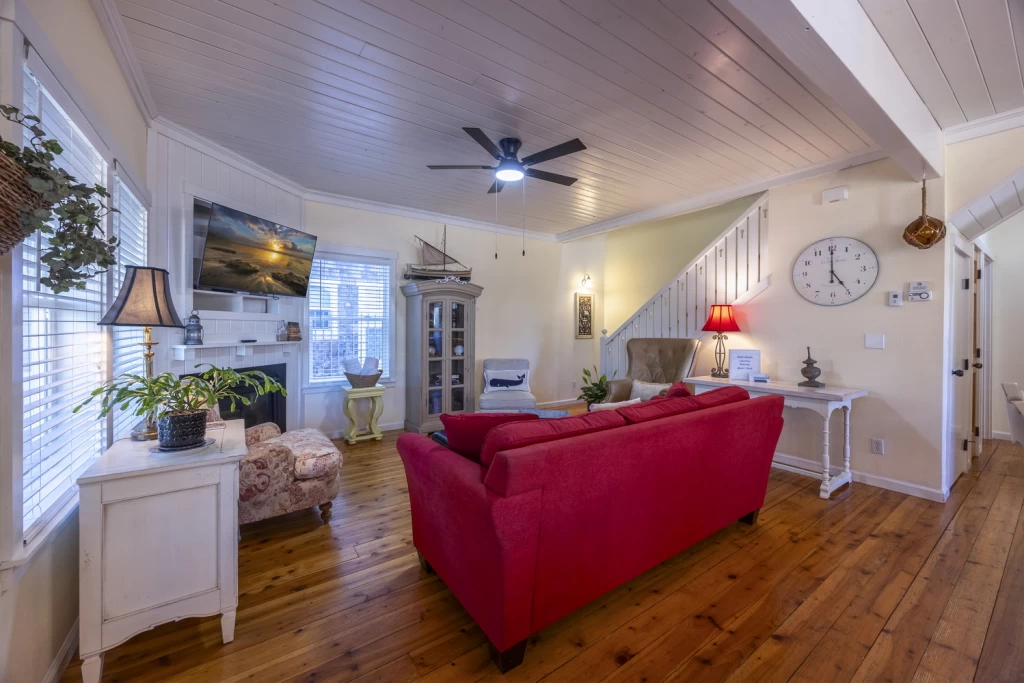 Barefoot Bungalow and Carriage House — photo 3