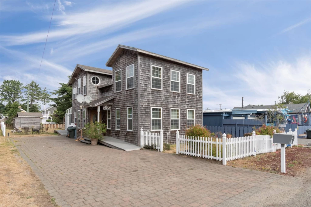 All Inn Beach House — photo 1